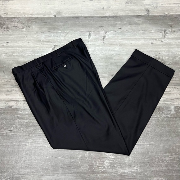 Brioni Solid Black Wool Dress Pants 42
